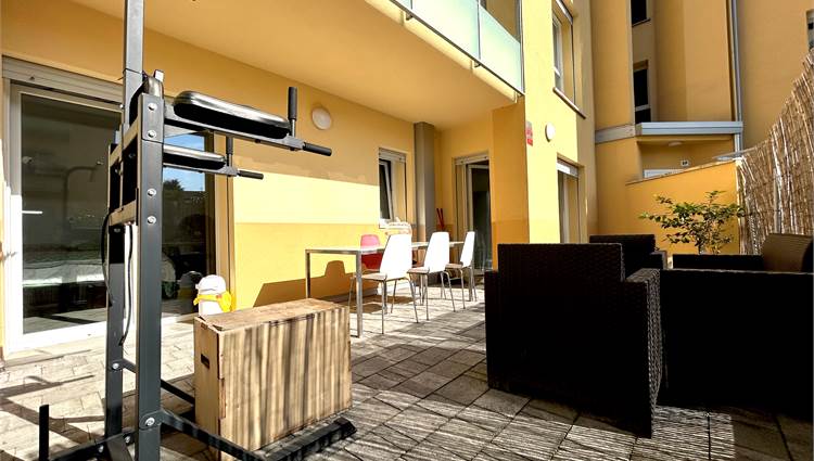 corte pavimentata esclusiva