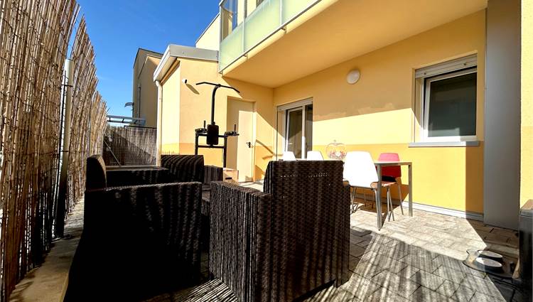 corte pavimentata esclusiva