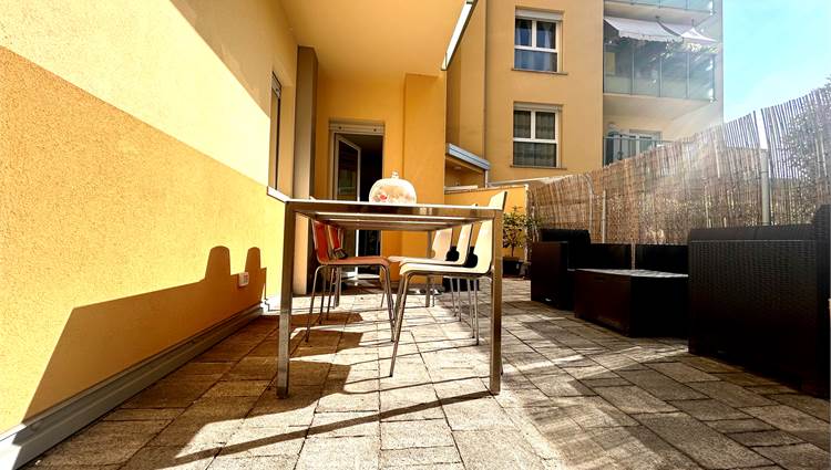 corte pavimentata esclusiva