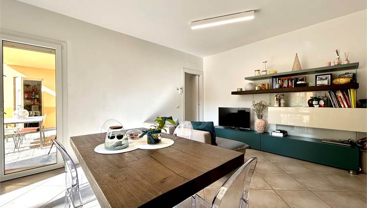 tavolo pranzo / soggiorno