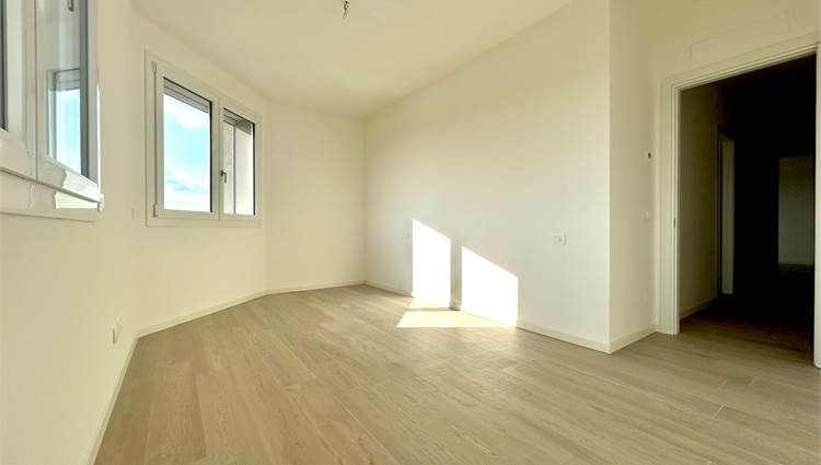 camera doppio affaccio